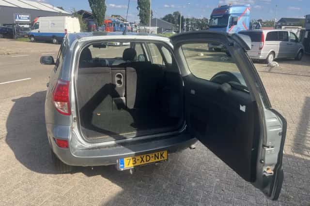 Toyota RAV4 (2007) thumbnail 5