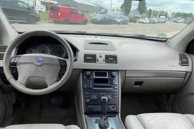 Volvo XC90 (2004) thumbnail 5