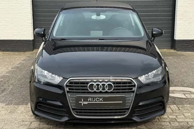 Audi A1 (2012) thumbnail 2