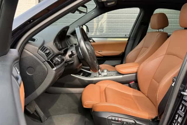 BMW X4 (2016) thumbnail 3