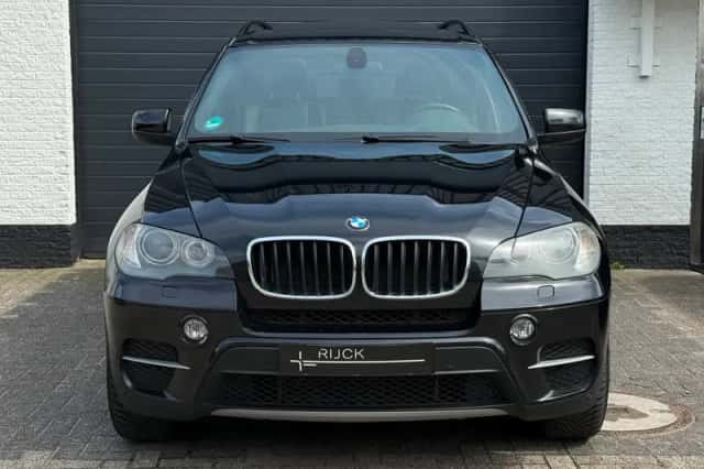 BMW X5 (2011) thumbnail 2
