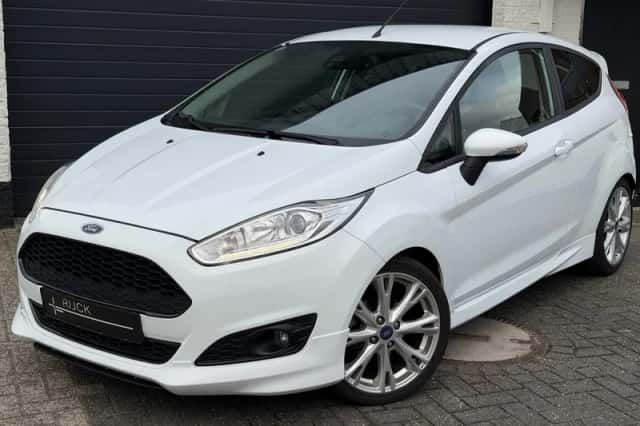 Ford Fiesta (2014) thumbnail 1