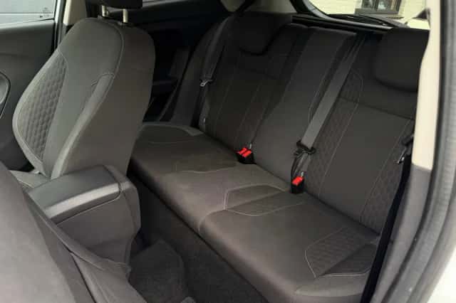 Ford Fiesta (2014) thumbnail 4