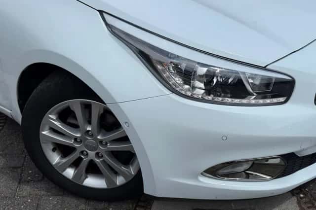 Kia Cee'd (2012) thumbnail 6