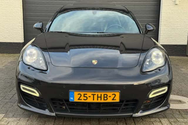Porsche Panamera (2011) thumbnail 2