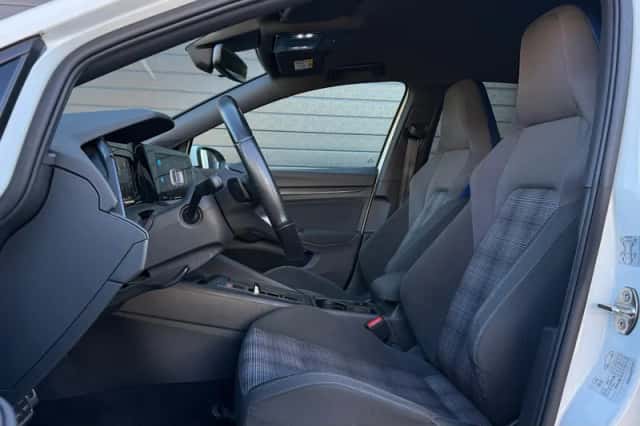 Volkswagen Golf (2021) thumbnail 3