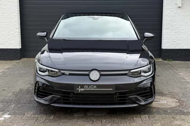 Volkswagen Golf (2021) thumbnail 2