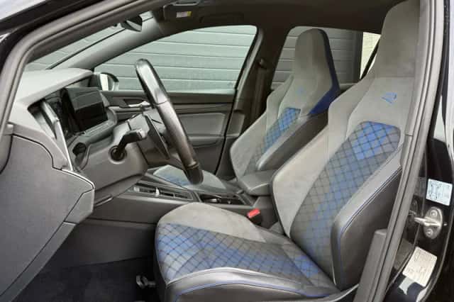Volkswagen Golf (2021) thumbnail 3