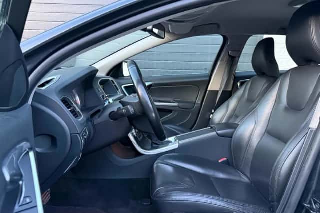 Volvo V60 (2012) thumbnail 3