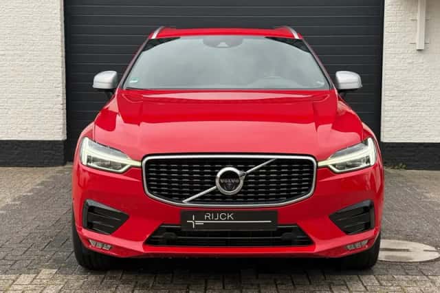 Volvo XC60 (2018) thumbnail 2