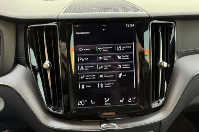 Volvo XC60 (2021) thumbnail 6