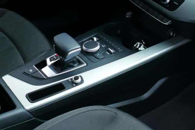 Audi A4 (2019) thumbnail 6