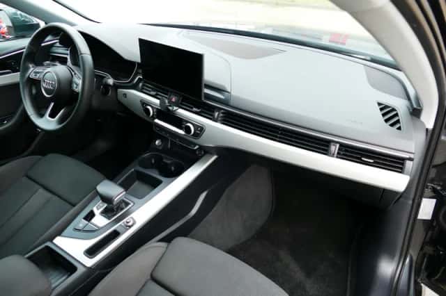 Audi A4 (2019) thumbnail 6