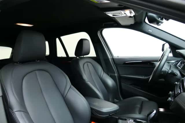 BMW X1 (2022) thumbnail 6