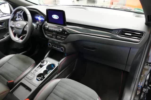 Ford Kuga (2021) thumbnail 6