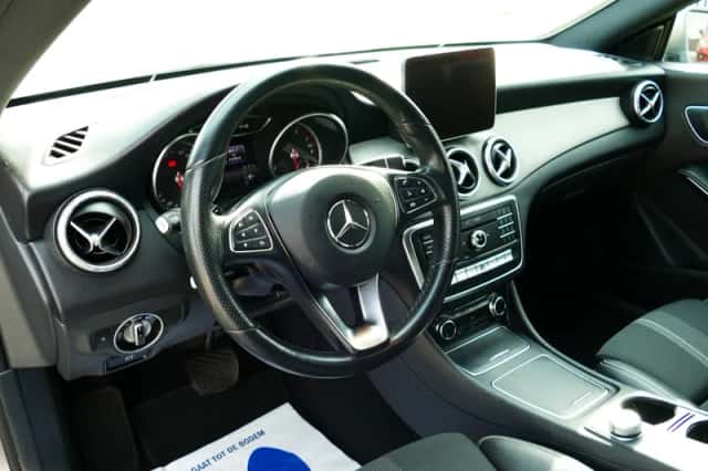 Mercedes-Benz CLA-Klasse (2018) thumbnail 4