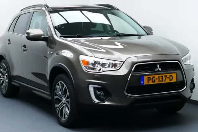 Mitsubishi ASX (2016) thumbnail 1