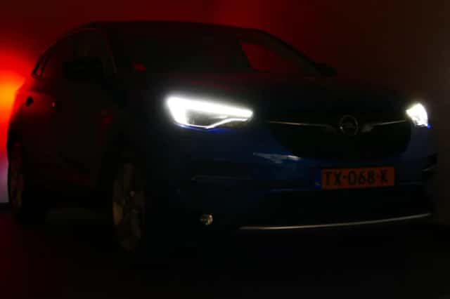 Opel Grandland (2018) thumbnail 3