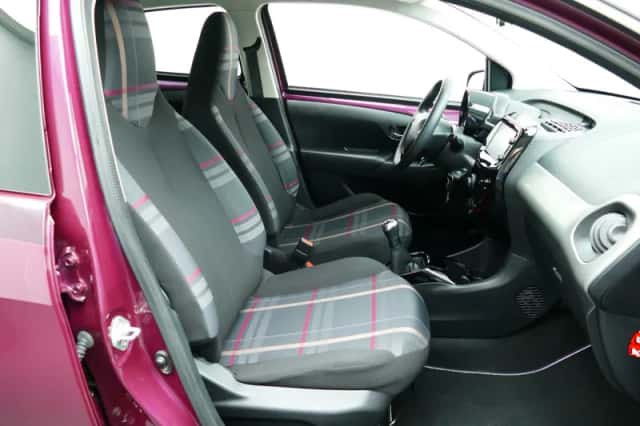 Peugeot 108 (2016) thumbnail 5