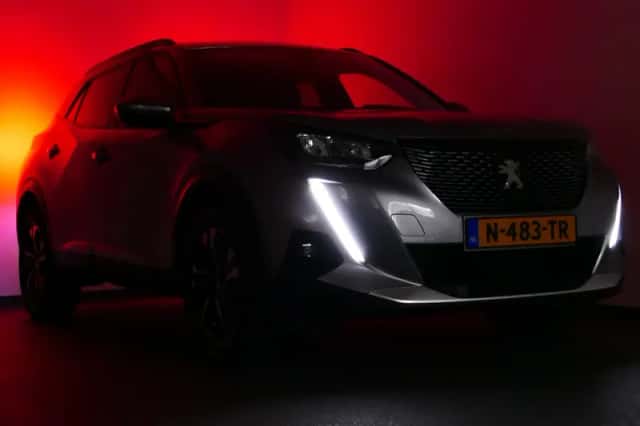 Peugeot 2008 (2021) thumbnail 4