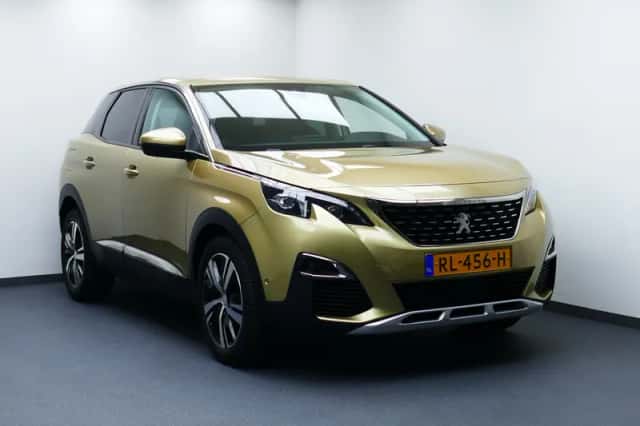 Peugeot 3008 (2018) thumbnail 2