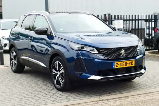 Peugeot 3008 (2022) thumbnail 2