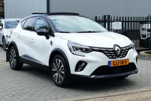 Renault Captur (2021) thumbnail 2