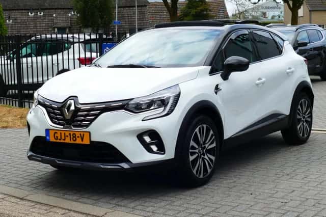 Renault Captur (2021) thumbnail 3