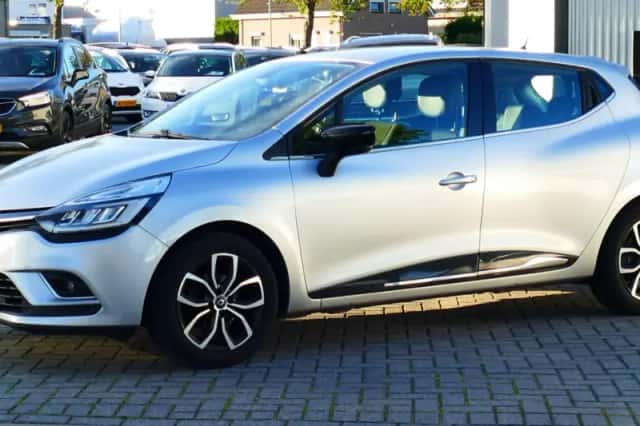 Renault Clio (2019) thumbnail 1