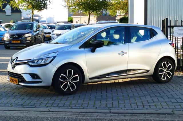 Renault Clio (2019) thumbnail 2