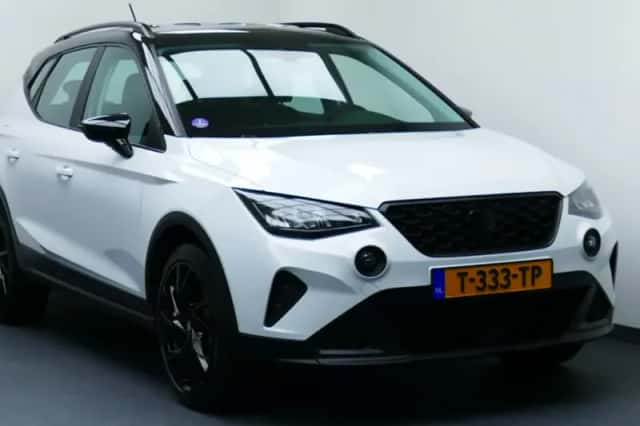 SEAT Arona (2023) thumbnail 1