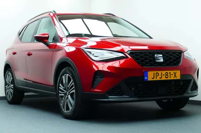SEAT Arona (2024) thumbnail 3
