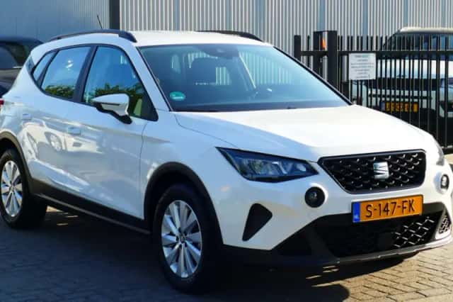 SEAT Arona (2023) thumbnail 1