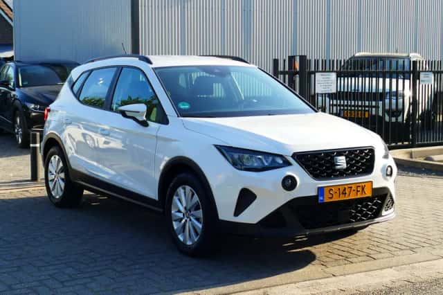 SEAT Arona (2023) thumbnail 2