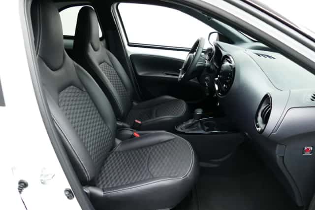 Toyota Aygo (2023) thumbnail 5