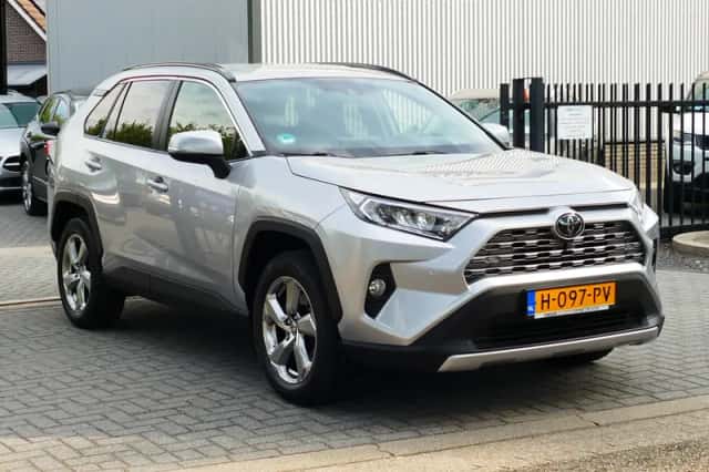 Toyota RAV4 (2020) thumbnail 2