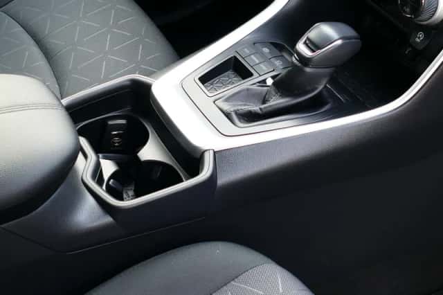 Toyota RAV4 (2020) thumbnail 5