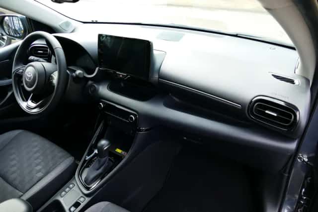 Toyota Yaris (2024) thumbnail 6