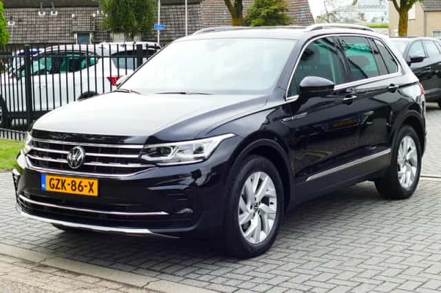 Volkswagen Tiguan (2024) thumbnail 2