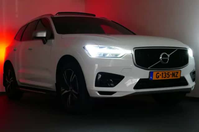Volvo XC60 (2017) thumbnail 4