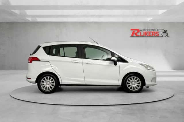 Ford B-Max (2015) thumbnail 3