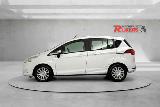 Ford B-Max (2015) thumbnail 4