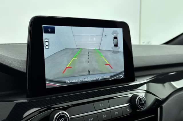 Ford Kuga (2023) thumbnail 3