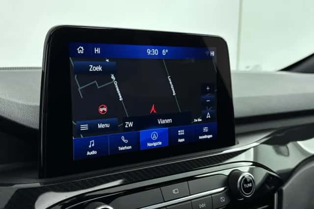 Ford Kuga (2023) thumbnail 4