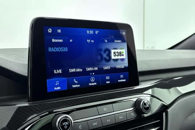 Ford Kuga (2023) thumbnail 5