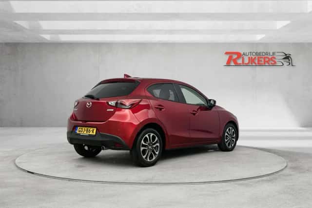 Mazda 2 (2019) thumbnail 2