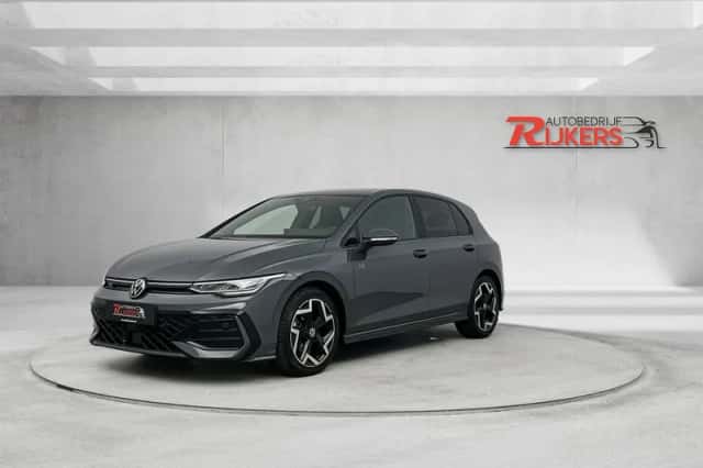Volkswagen Golf (2025) thumbnail 1