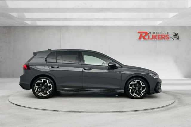 Volkswagen Golf (2025) thumbnail 6