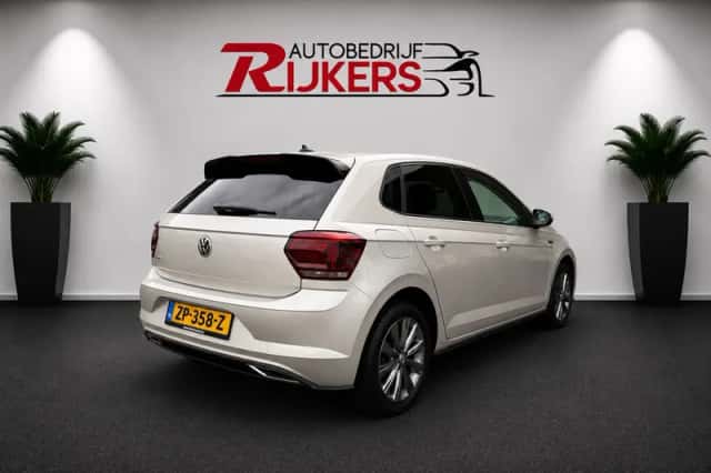Volkswagen Polo (2019) thumbnail 2
