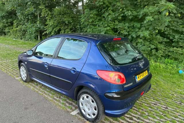 Peugeot 206 (2005) thumbnail 3